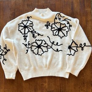 Gilli cream sweater floral, black design bishop style women’s sweater size large